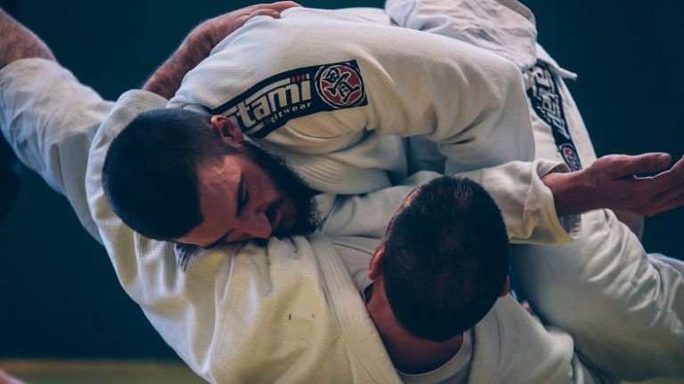 Key Differences Between GI And No GI BJJ Style Martial Arts Lab key-differences-between-gi-and-no-gi-bjj-style-martial-arts-lab